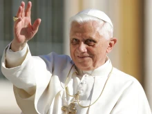 Pope Benedict XVI greets pilgrims during his weekly general audience in St. Peter’s Square at the Vatican on Oct. 26, 2006.